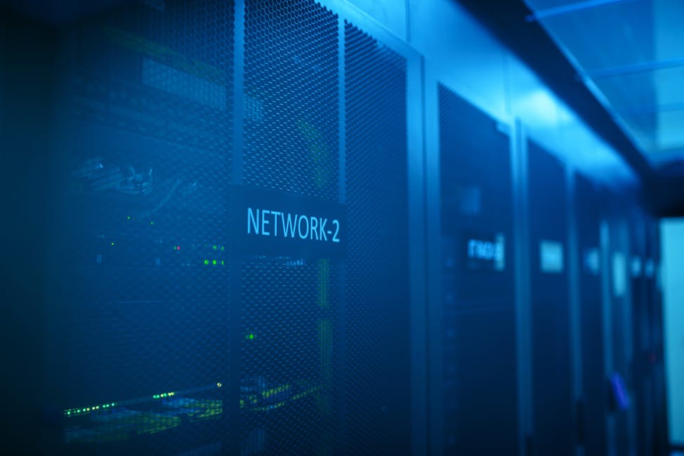 Vue d'un datacenter moderne utilisant des énergies renouvelables et des systèmes de refroidissement optimisés.